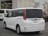 明るく広々、落ち着いた店内では、中古車のご検討・ご購入のほか、携帯電話(au)の購入等、様々なご相談に幅広く応えていきます♪
