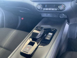 駐車ブレーキは電動式です。オートホールド機能付きで便利ですね