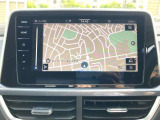 スマートフォン用アプリ[Apple CarPlay][Android Auto]対応の純正ナビ Discover Pro を装備、ラジオのほか、USB、Bluetoothハンズフリー通話にも対応。