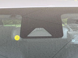 【トヨタセーフティセンス】走行中に前方の車両等を認識し、衝突しそうな時は警報とブレーキで衝突回避と被害軽減をアシスト。より安全にドライブをお楽しみいただけます。