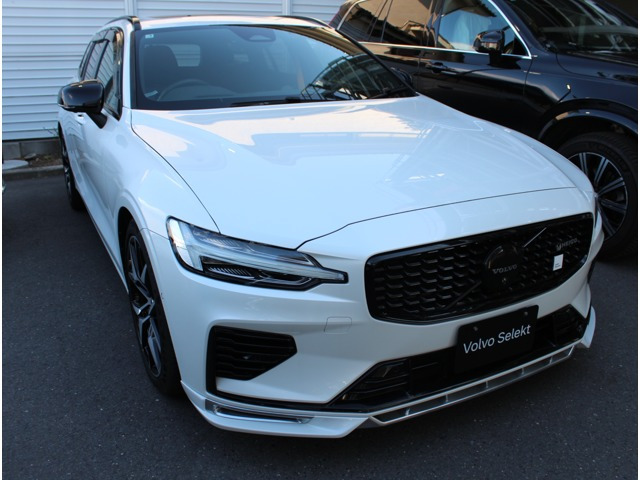 V60 リチャージ ポールスター エンジニアード 4WD 