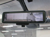 スマートルームミラーで後ろの景色もモニター表示♪車内が荷物でいっぱいでも見られますので便利ですね