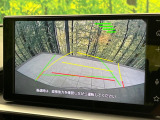 【バックカメラ】駐車時に後方がリアルタイム映像で確認できます。大型商業施設や立体駐車場での駐車時や、夜間のバック時に大活躍!運転スキルに関わらず、今や必須となった装備のひとつです!