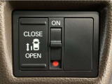 【パワースライドドア】助手席側がパワースライドドアになっており、運転席のスイッチやスマートキーでも開閉が可能です!開口部も広いので乗り降りも楽々♪