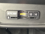 ハンドルの右下にETC2.0がついています。高速道路の料金所の通過も楽々です!。 カードの取り出しもしやすい場所についています。