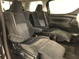 ゆとりある広々とした車内空間は、ドライブを始め買い物やレジャーなど、幅広く活躍します。一人でもみんなとでもお出かけを楽しみましょう!