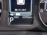 たとえばダイハツのお店にある、たくさんのスマアシ搭載車は、正常に作動する事をしっかり確認します。