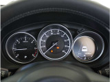 【明るく見やすいメーター】視認性が良く明るく見やすいメーター。運転者にとって見やすいメーターは運転していても疲れないですよね。