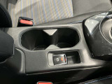 運転席側にドリンクホルダーあります!運転中でも手が届きやすい位置にあって便利です♪