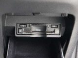 広がる運転支援サービスETC2.0搭載。全国の高速道路に設置されたITSスポットと双方向通信を図り、広域な道路交通情報や安全運転をサポートする情報を得て、音声やナビ画面上にタイムリーにお知らせします。