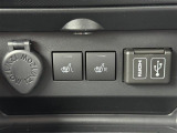 【USB端子】USB接続もついていますので携帯などの電子機器の充電にも使えて便利です。