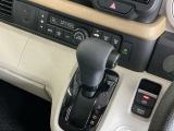 発進時から滑らかに加速する無段階変速のCVTはストップ&ゴーの多い街の中も快適です