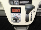 オートエアコンで暑い夏も寒い冬も快適な車内で運転出来ます。