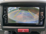 バックモニター搭載!前席の液晶モニターに自車両の後ろを撮影したような映像を表示♪車両後方の状況を把握できるようにし、スムーズな駐車が可能になります!