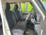 運転席シート廻りは使用感も少なく、良好な状態となっています。丁寧に使われていたことがよくわかりますね。