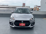 凛としたフェイスが魅力のフロントデザイン!白い光・ハイレスポンス、低燃費の【LEDヘッドランプ】!