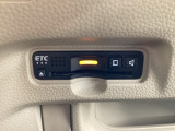 ETCが付いてます。ETC搭載車しか通過できないスマートICが利用できるようになりますよ!現在スマートICの設置箇所も増えてきているので、高速道路利用の幅が広がりますね☆