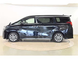 トヨタならではの「3つの安心」をセットにした『トヨタ認定中古車』です。「まるごとクリーニング」「車両検査証明書」「ロングラン保証」付き。
