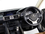 ★使いやすさや安全性を追求したステアリング周り!高級車ゆえにスイッチ類が多いのも特徴ですね!考え尽くされた配置ですぐに使いこなす事が出来ますのでご安心下さい!是非、体感してみて下さい!!