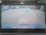ナビ画面にバックビュ-モニタ-の映像を映し出しています。  狭い場所での車庫入れをサポ-トしてくれる便利アイテムです。