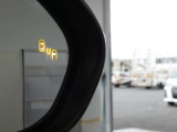 &rdquo;隣の車線を走る車両をレーダーで検知し、ドアミラーでは確認しにくい後側方エリアに存在する車両に加えて、急接近してくる車両も検知します。車両を検知するとドアミラーに搭載されたLEDインジケーターが点灯