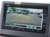 【バックカメラ】駐車が苦手な方でも安心してお乗りいただけます。リバース連動で画面が切り替わるのでとっても便利です。