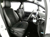 高いホールド性で運転姿勢が安定します。長距離ドライブでも疲れにくいのが魅力です。快適なドライビングライフをお送りください♪