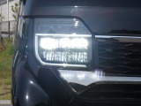 切れにくく明るいLEDヘッドライト装備!