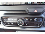オートエアコンのお車ですので室内の温度をスムーズに調整してくれます♪