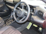 見通しのよいすっきりとした視界で、誰でも運転しやすいです。運転のしやすさは疲れにくさにも繋がりますよ♪