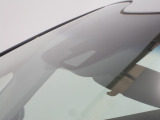 ホンダセンシング搭載。誤発進抑制機能・路外逸脱抑制機能・歩行者事故低減ステアリング・車線維持支援システム・先進車発進お知らせ機能など多彩な先進安全機能でより安全で快適なドライブを支援します。