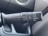 【 オートライト 】オートライトなのでライトの点け忘れを気にすることなく運転が出来ます♪//