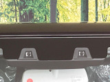 【スズキ セーフティサポート】走行中に前方の車両等を認識し、衝突しそうな時は警報とブレーキで衝突回避と被害軽減をアシスト。より安全にドライブをお楽しみいただけます。