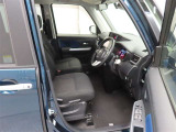 運転する方の体格に合わせて、シートの高さやステアリングの位置を、最適なポジションに調整できます。