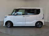 室内外はもちろん、ニオイの元となるフロアカーペットまで消臭・除菌を実施。中古車を気持ちよくお乗りいただけるクリーニングサービスです。詳細は販売店スタッフまでおたずねください。