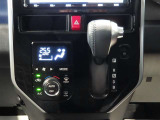 オートエアコン装着車です^^温度設定をすれば、自動で快適な空調に・・・^^★