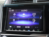 ナビゲーションは純正8インチメモリーナビ(VXM-187VEi)を装着しております。AM、FM、CD、DVD再生、Bluetooth、音楽録音再生、フルセグTVがご使用いただけます。