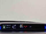 TFTカラ-マルチインフォメ-ションディスプレイ4.2インチの液晶画面に、安全・安心のコンテンツやオ-トエアコンのステ-タスなど、さまざまな運転情報を表示し見やすさにこだわったメ-タ-です♪