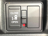 【パワースライドドア】スマートキーや運転席のスイッチでスライドドアの開閉が可能♪電動だから力を入れてドアを開ける必要が無く、小さいお子様でも、重い荷物を持っている時もラクに開け閉めできます♪