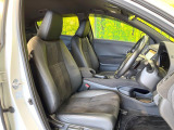 運転席シート廻りは使用感も少なく、良好な状態となっています。前オーナー様が丁寧に使っていたことがよくわかりますね。