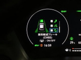 ホンダが推し進める総合先進安全装備のセンシング搭載! 衝突や斜線はみだしなどの危険が予測される時、センサーが警告。ヒューマンエラーを高度先進技術が補完してくれます。