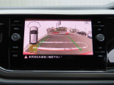 バックカメラ使用時のナビ画面、バックをサポートしてくれます。