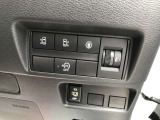 【両側電動スライドドア】狭い場所でもドアを全開にでき、チャイルドロックを使っても運転席のスイッチを操作するだけでドアの開け閉めが可能です。小さなお子様でもボタン一つでスライドドアの開閉可能です。