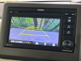 【バックカメラ】駐車時に後方がリアルタイム映像で確認できます。大型商業施設や立体駐車場での駐車時や、夜間のバック時に大活躍!運転スキルに関わらず、今や必須となった装備のひとつです!
