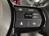 【アダプティブ・クルーズ・コントロール】予め設定した車速内でクルマが自動的に加減速。 前走車との適切な車間距離を維持しながら追従走行し、高速道路でのドライバーの疲労を軽減してくれる嬉しい機能付♪