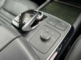 バックカメラにより駐車時の後方確認も楽にできます。お問い合わせは042-338-1133にご連絡下さい。