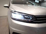 LEDヘッドライト自然光に近いLEDの光が明るく夜道を照らしドライバーの疲労と消費電力を軽減、