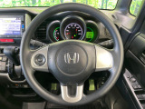 【ステアリングスイッチ】運転中、前方から目線をそらすことなく、オーディオ等の操作が可能な便利機能!安心&快適なドライブを演出してくれます♪
