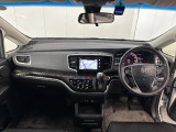 見通しの良い運転席回りとなっておりますので安心して運転をして頂けます!窓が大きいので明るく開放的な室内です