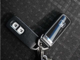 ◆スマートキー◆カギをバッグやポケットに入れたままでもドアロックの開閉ができる『スマートキー』付き!雨天や暗くなってもカギを取り出す必要がなくドアの開錠&エンジンも始動できます